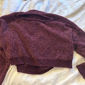 Cropped maroon sweater for fall
